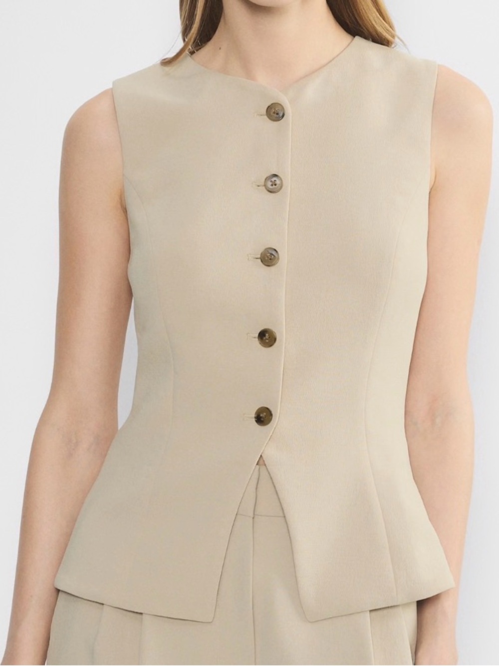 Aritzia Regal Vest Crepette 8 - Marcona Beige